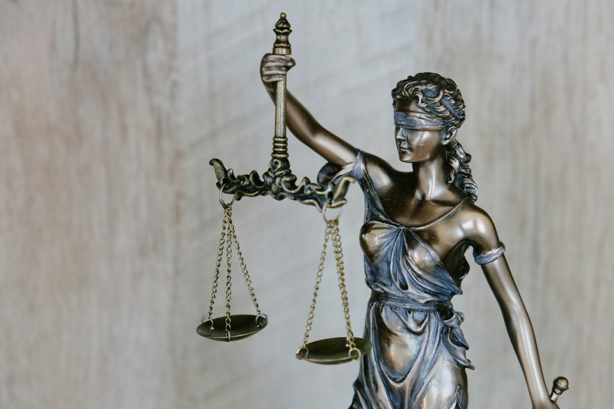 Правова інфографіка Закону України № 3528-IX про медичний канабіс, GMP та е-рецепт